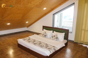 Colchones con pillow-top, muebles diferentes y escritorio 