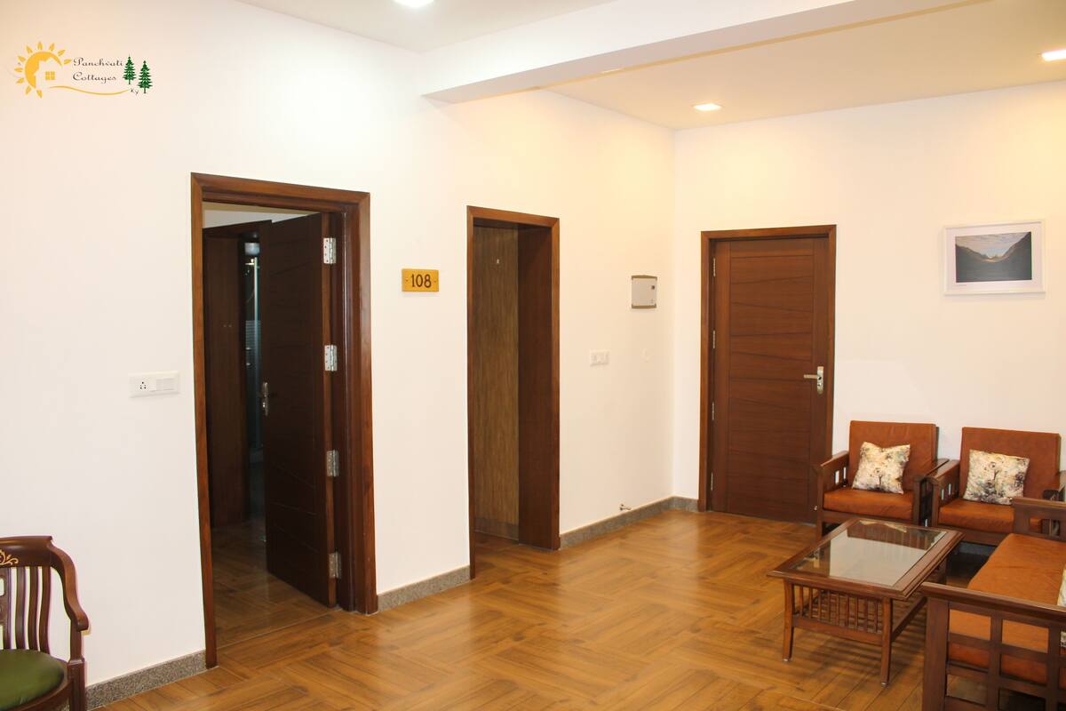 Family Room, 4 Bedrooms, Non Smoking, Mountain View | Living area | 32-inch LED TV with satellite channels, TV