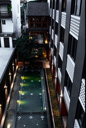 Utendørsbasseng og bassengparasoller