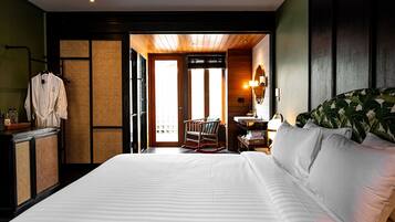 Deluxe Room, Bathtub