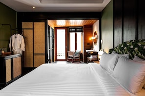 Deluxe Room, Bathtub | Minibar, in-room safe, desk, blackout curtains - Hotel Loy Chiang Mai - Adult Only  (Chiang Mai)