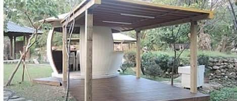 Deluxe-rum (Space Only No tent, futon or amenity)