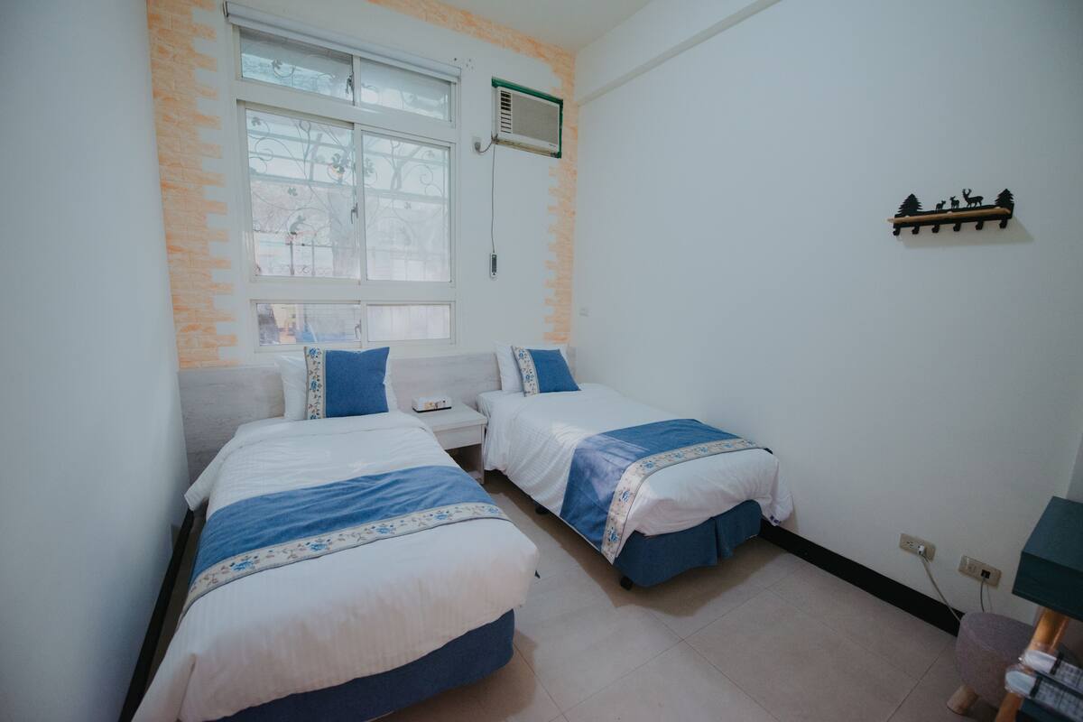 Desk, blackout curtains, free WiFi, bed sheets