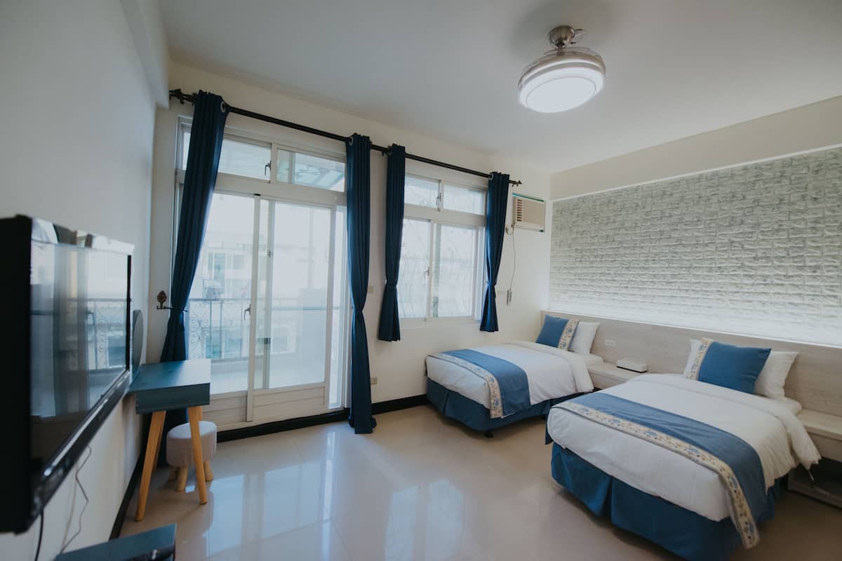 Desk, blackout curtains, free WiFi, bed sheets