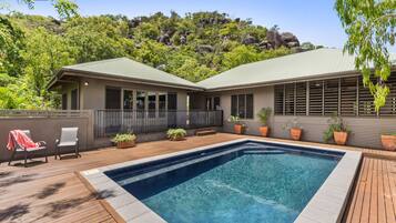 Kolam renang terbuka