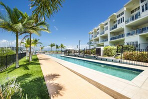 Outdoor pool - Beachside Apartment 5 (Nelly Bay)