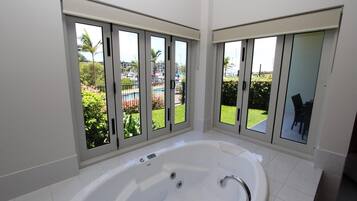 Apartment, 2 Bedrooms | Tab mandi berpancutan