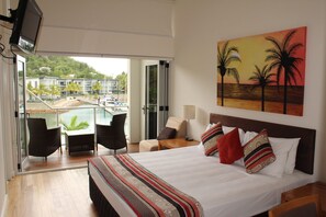 3 bedrooms, iron/ironing board, bed sheets