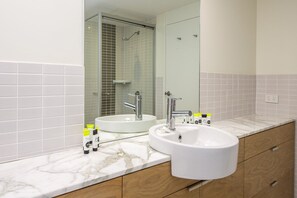 Bathroom - Blue on Blue Apartment 1015 (Nelly Bay)