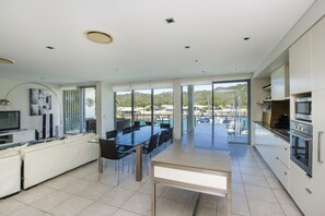Penthouse, 3 Bedrooms | Living area