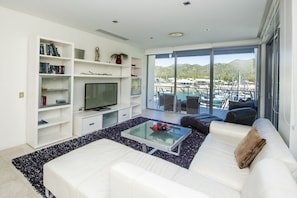 Penthouse, 3 Bedrooms | Living area