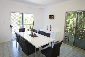 House, 4 Bedrooms | In-room dining - BrookeHaven (Arcadia)