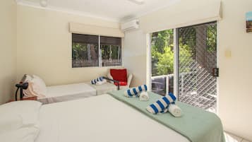Apartment, 2 Bedrooms | 2 bedrooms, iron/ironing board, bed sheets