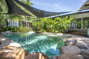 Outdoor pool - Whispering Palms (Nelly Bay)