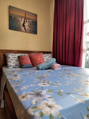 2 chambres, fer et planche à repasser, Wi-Fi, draps fournis