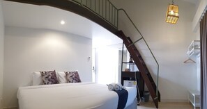 Family Room | Individually decorated, free WiFi, bed sheets - Pakchong Center Poshtel - Hostel (Pak Chong)