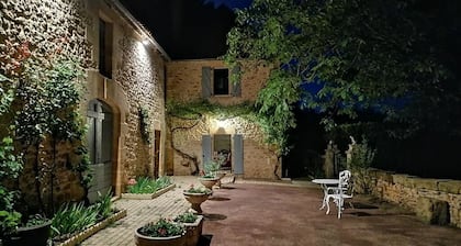 Authentic 4* Périgourdine farmhouse, 5km south of Sarlat, 1km from the river