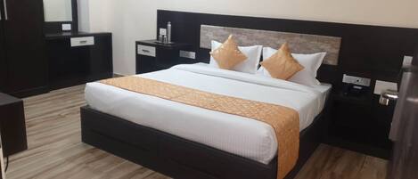 デスク、防音設備、WiFi (無料)、ベッドシーツ