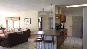 Living area - Tsitsikamma Sunrise Caravan Park (The Crags)