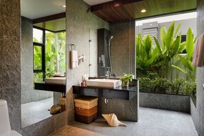 Deluxe Villa, 3 Bedrooms | Bathroom sink