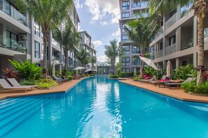 Outdoor pool - 2 Bedroom Apartment near Bangtao Beach (Choeng Thale)