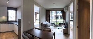 Familienapartment, 2 Schlafzimmer | Wohnbereich