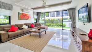 Casa Deluxe, 4 habitaciones, alberca privada | Área de sala de estar