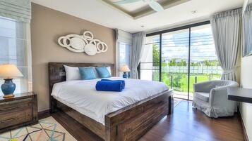 Rumah Deluks, 4 kamar tidur, kolam renang pribadi | 4 kamar tidur, tirai kedap cahaya, dan seprai linen