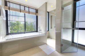 Deluxe House, 4 Bedrooms, Private Pool | Bathroom | Separate tub and shower, free toiletries, towels, soap