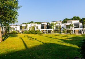 Property grounds - Elata House in Laguna with 3 Bedrooms (Choeng Thale)