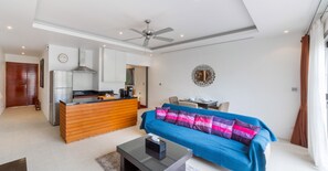 Deluxe House, 1 Bedroom | Living room | Smart TV