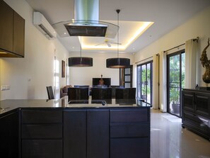 Vila Eksklusif, 3 kamar tidur, kolam renang pribadi | Dapur pribadi | Lemari es besar, microwave, kompor, dan ketel listrik