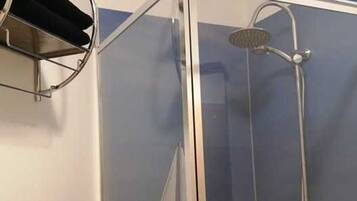 Shower, towels