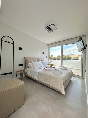 Premium Apartment | In-room safe, individually decorated, individually furnished