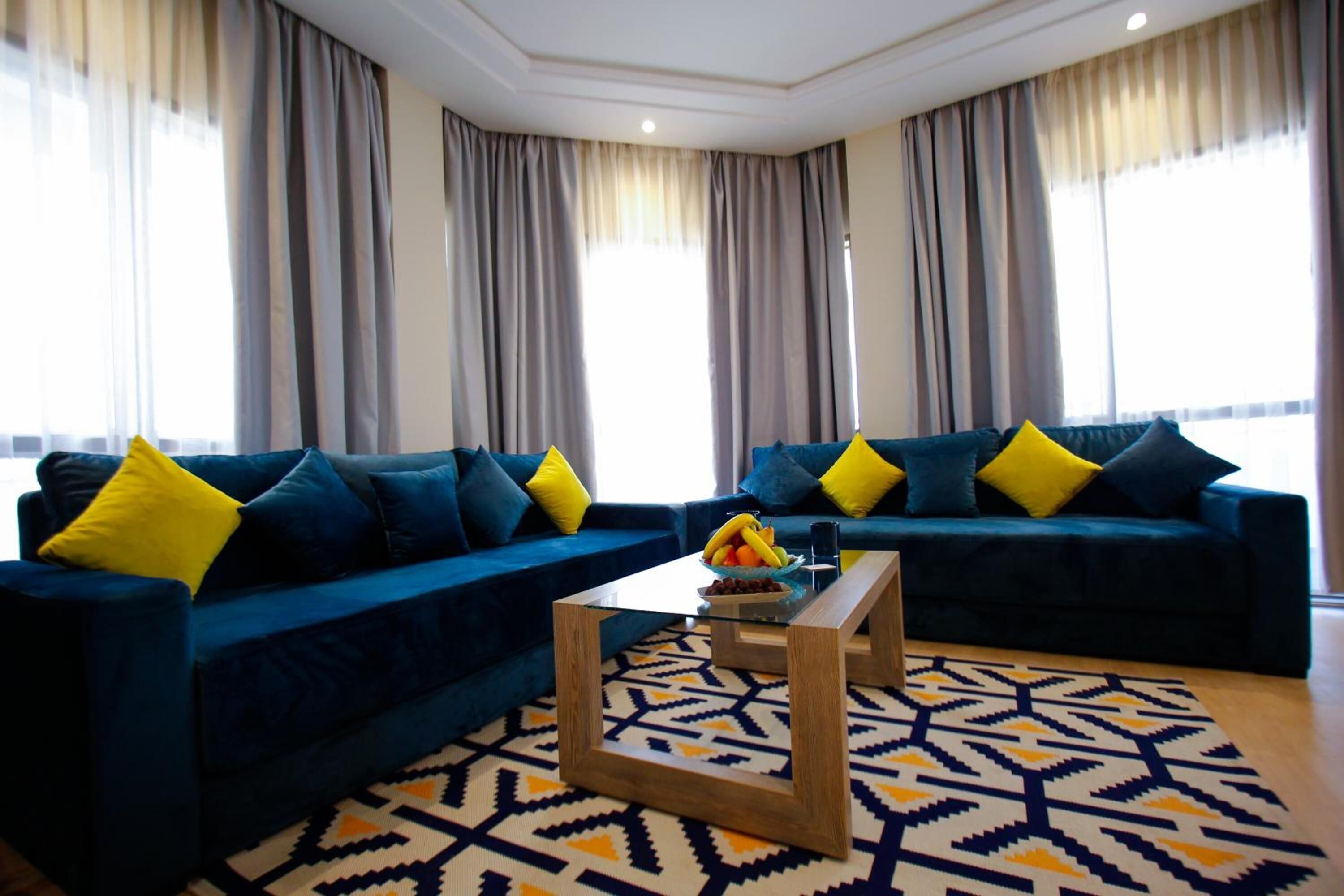 케이블 채널 시청이 가능한 42인치 스마트 TV, TV