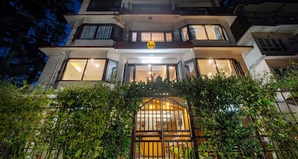 Itsy Hotels Avantika With Forest View