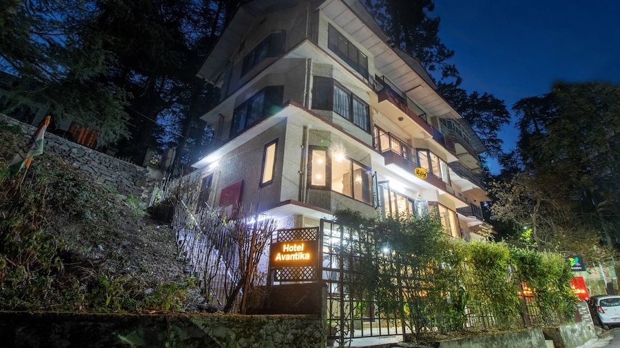 Itsy Hotels Avantika With Forest View
