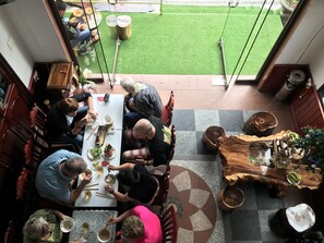 Free daily cooked-to-order breakfast 