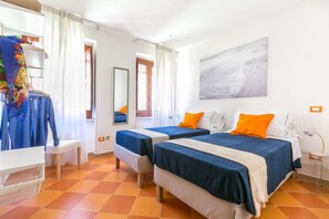 2 habitaciones, escritorio, tabla de planchar con plancha y wifi gratis