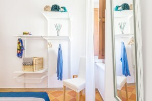 2 bedrooms, desk, iron/ironing board, travel cot