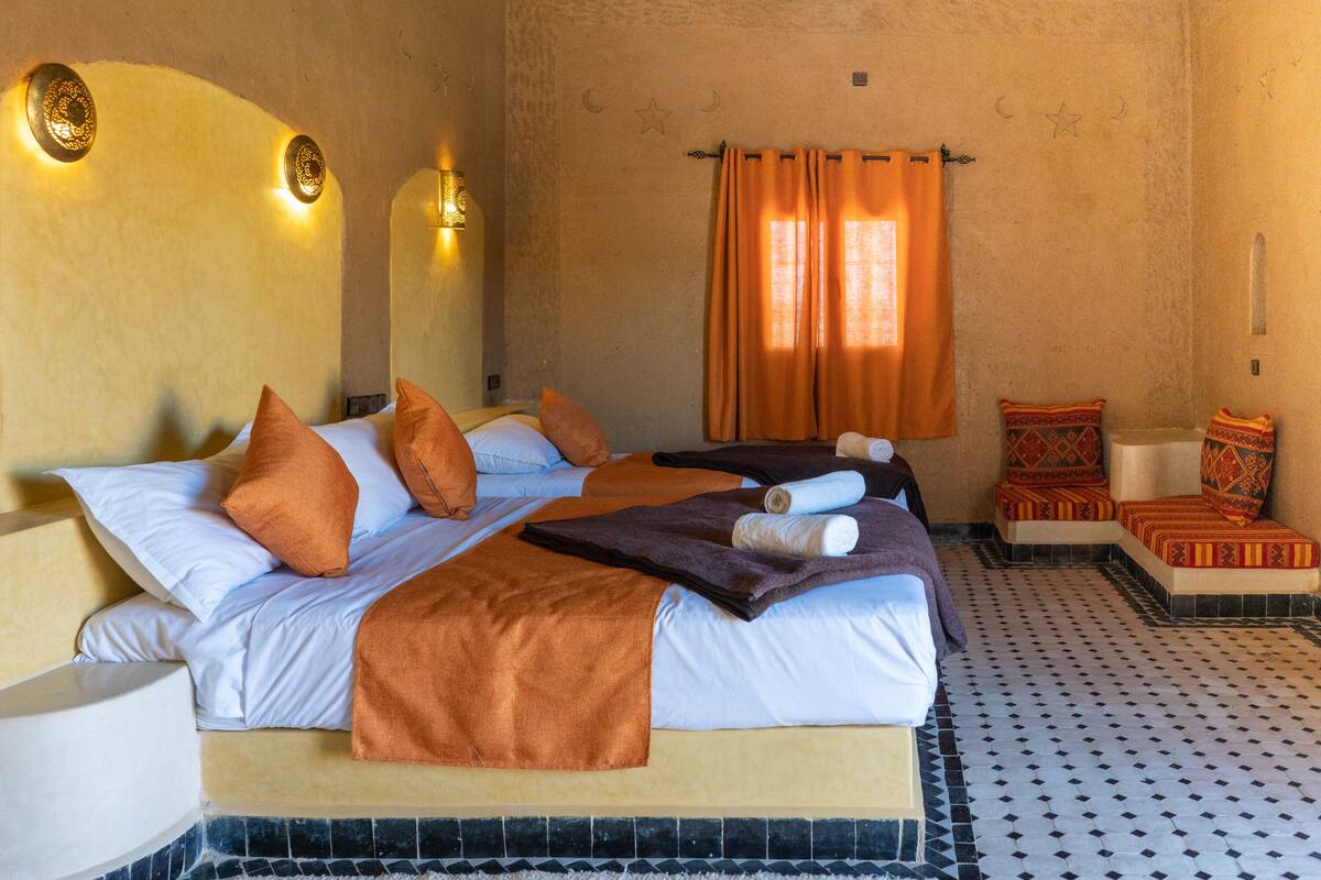 Free WiFi, bed sheets