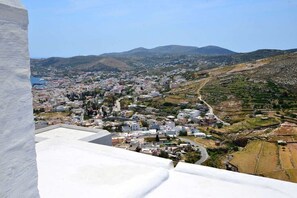 Traditional Room, 1 Bedroom, Jetted Tub, Mountain View (Sky) | View from room