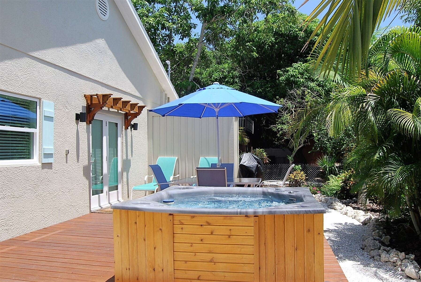 Pine Ave Hideaway: Secluded Bungalow on Anna Maria`s North End!