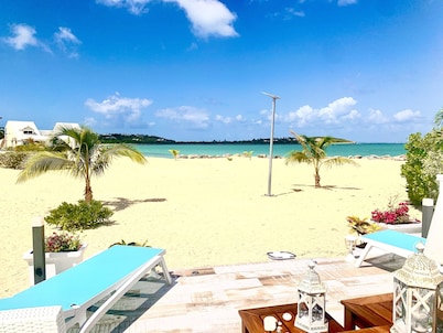NEW 2019! 'KAYBAYS'Luxury beach house with pool and spectacular ocean view,