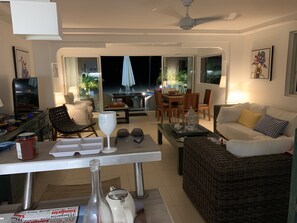 Smart TV, DVD player, books, stereo
