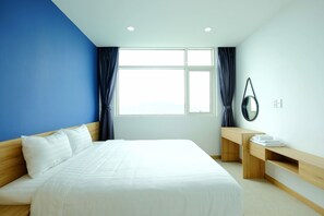 2 habitaciones, escritorio, tabla de planchar con plancha y wifi gratis 