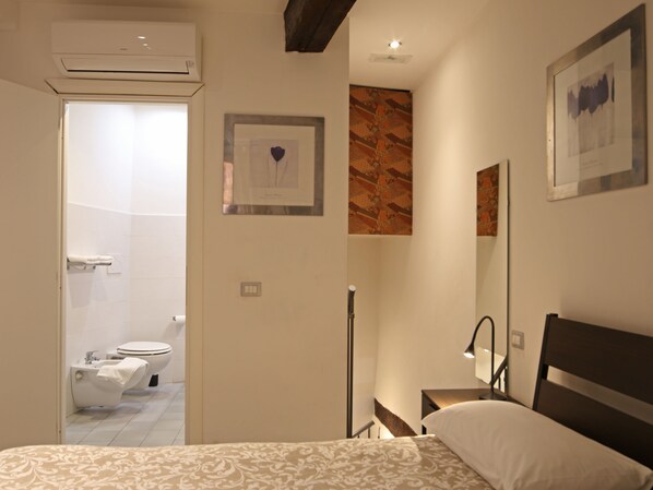 1 Schlafzimmer, Zimmersafe, Schreibtisch, kostenloses WLAN