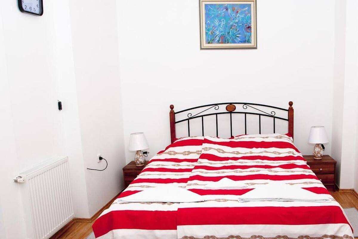 Appartement Ville, 1 chambre, non-fumeurs, cuisine | 1 chambre, rideaux occultants, Wi-Fi gratuit, draps fournis
