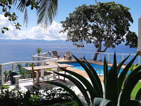 Garden view. Coral Canyon Romblon - Hostel