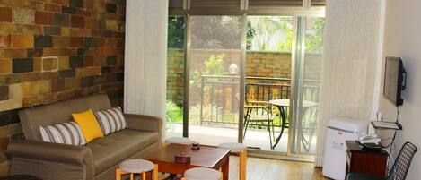 Apartment | 1 bedroom, blackout drapes, free cribs/infant beds, free WiFi